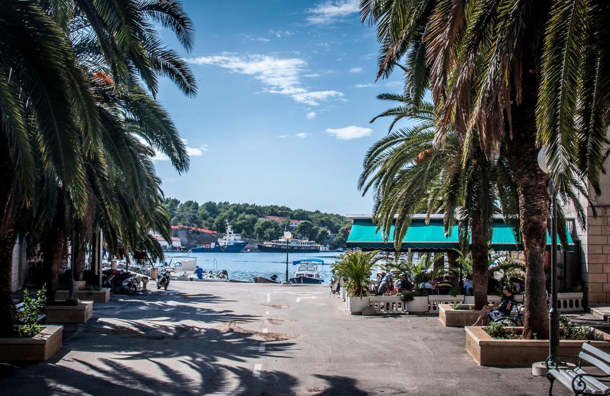 Riva Apartments Villa Thalia - Milna, Brac Милна Екстериор снимка