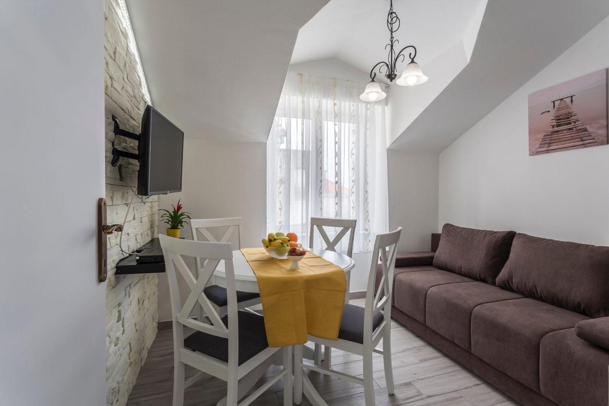 Riva Apartments Villa Thalia - Milna, Brac Милна Екстериор снимка