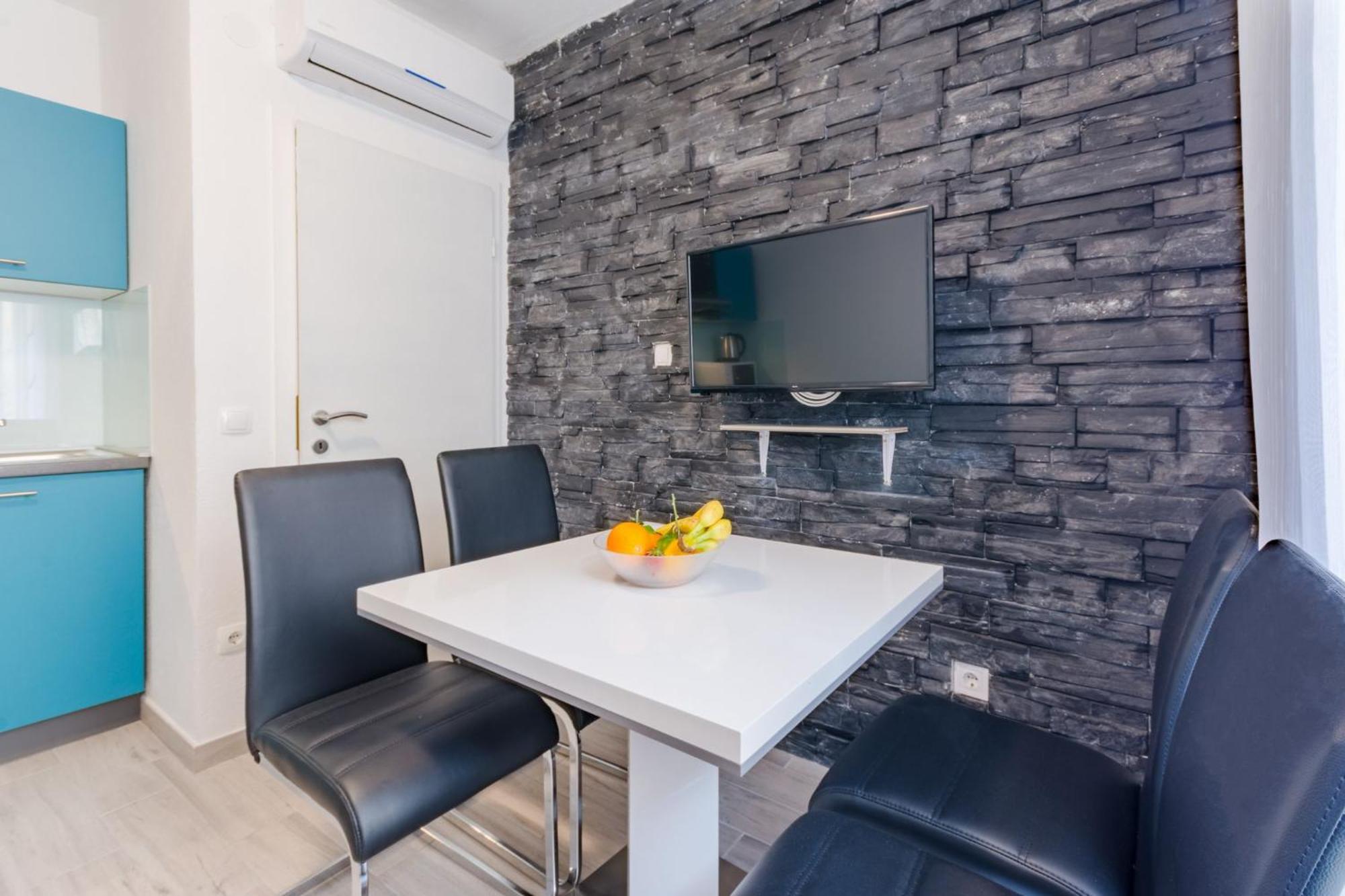 Riva Apartments Villa Thalia - Milna, Brac Милна Екстериор снимка