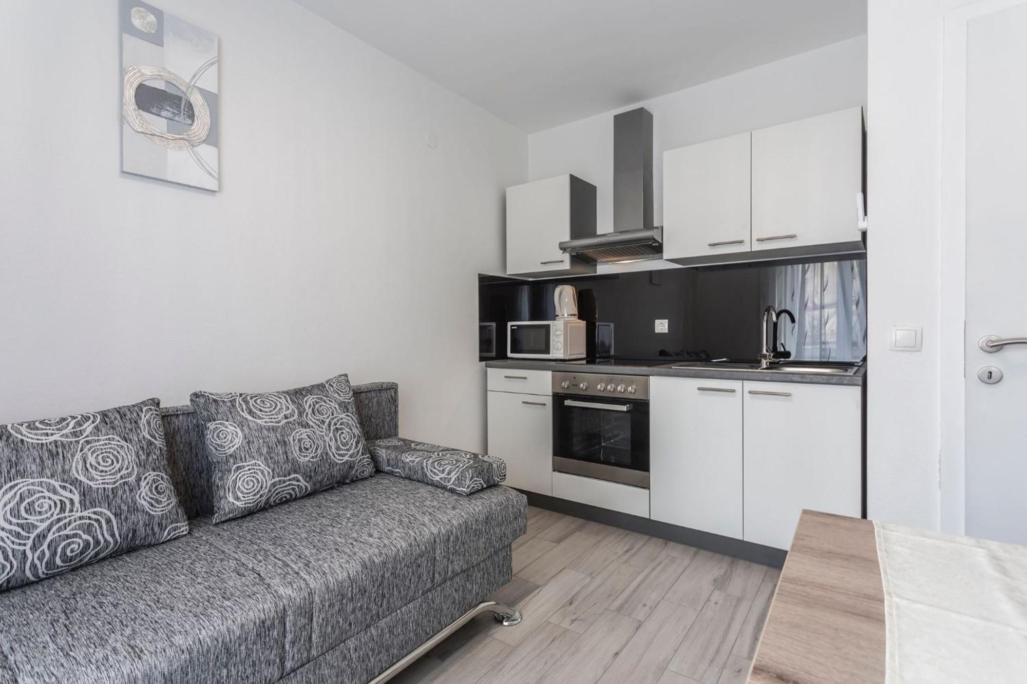 Riva Apartments Villa Thalia - Milna, Brac Милна Екстериор снимка
