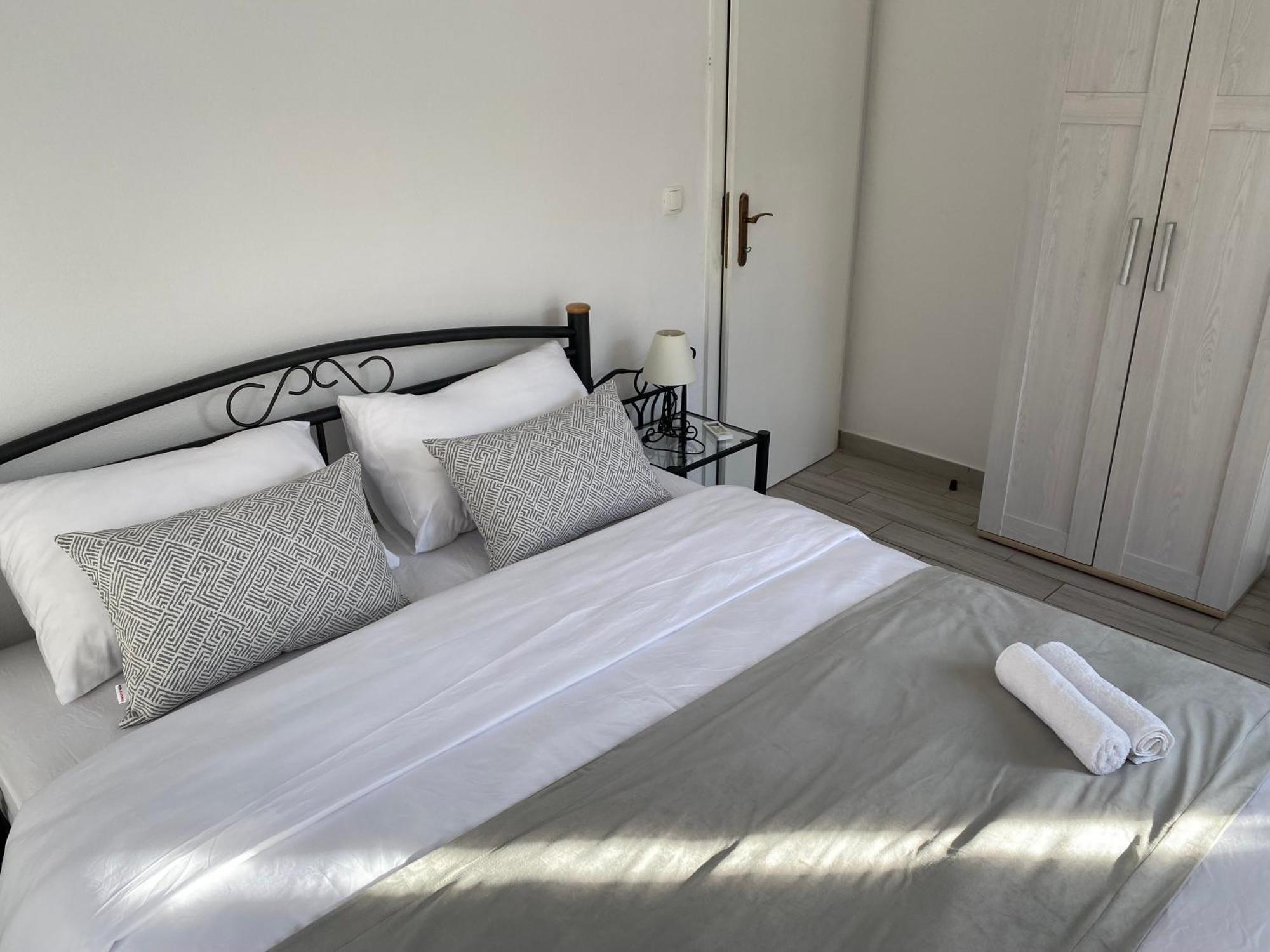 Riva Apartments Villa Thalia - Milna, Brac Милна Екстериор снимка
