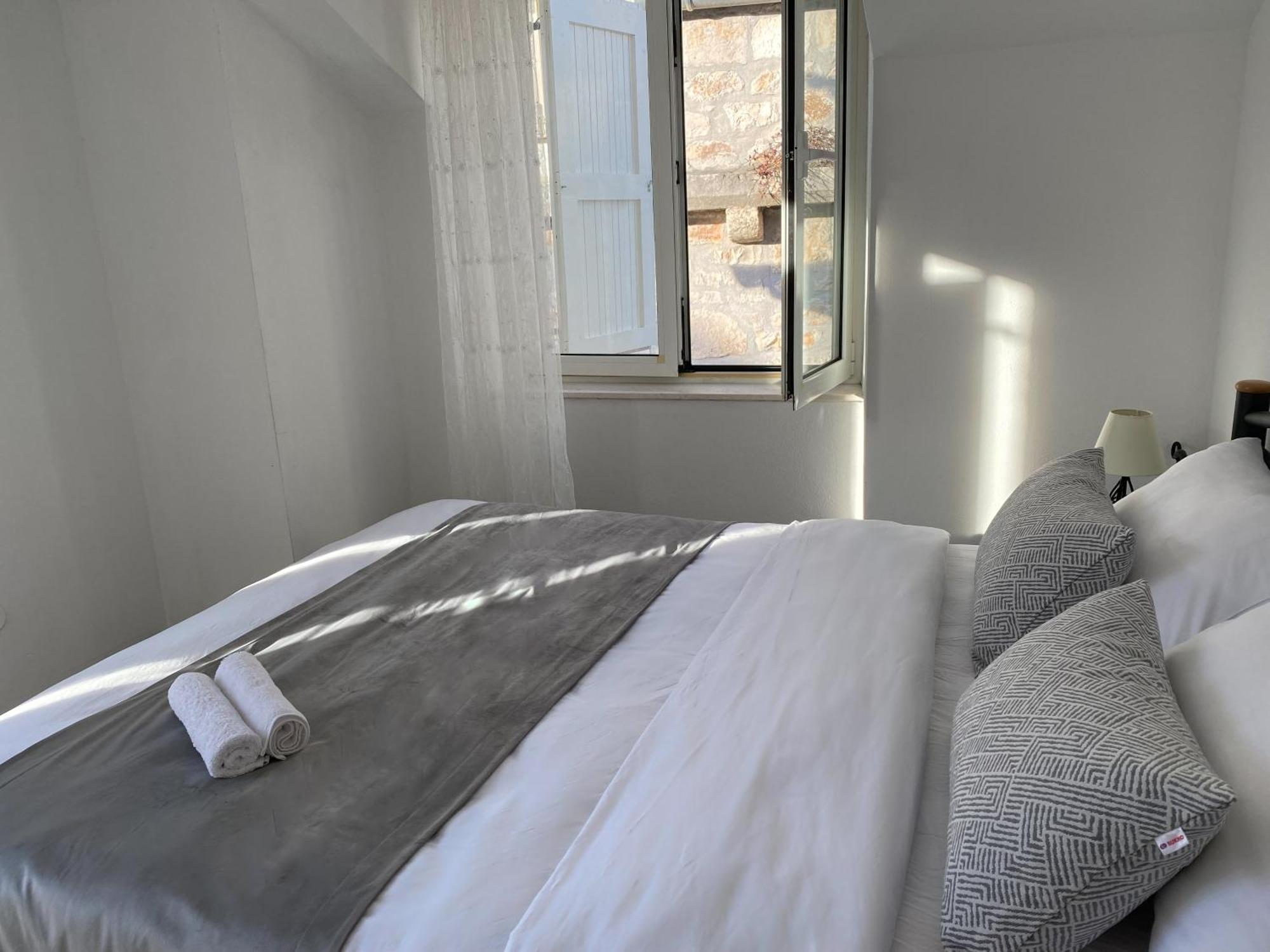 Riva Apartments Villa Thalia - Milna, Brac Милна Екстериор снимка