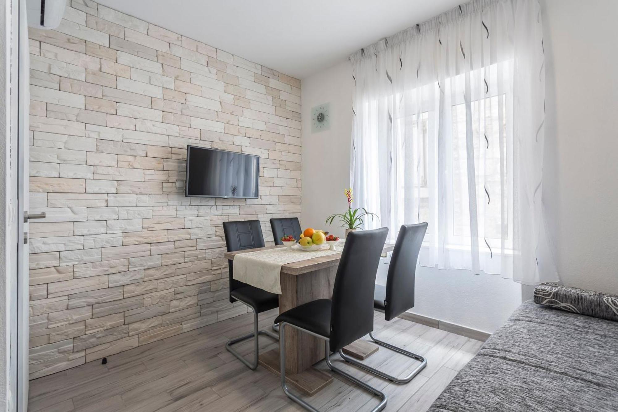 Riva Apartments Villa Thalia - Milna, Brac Милна Екстериор снимка