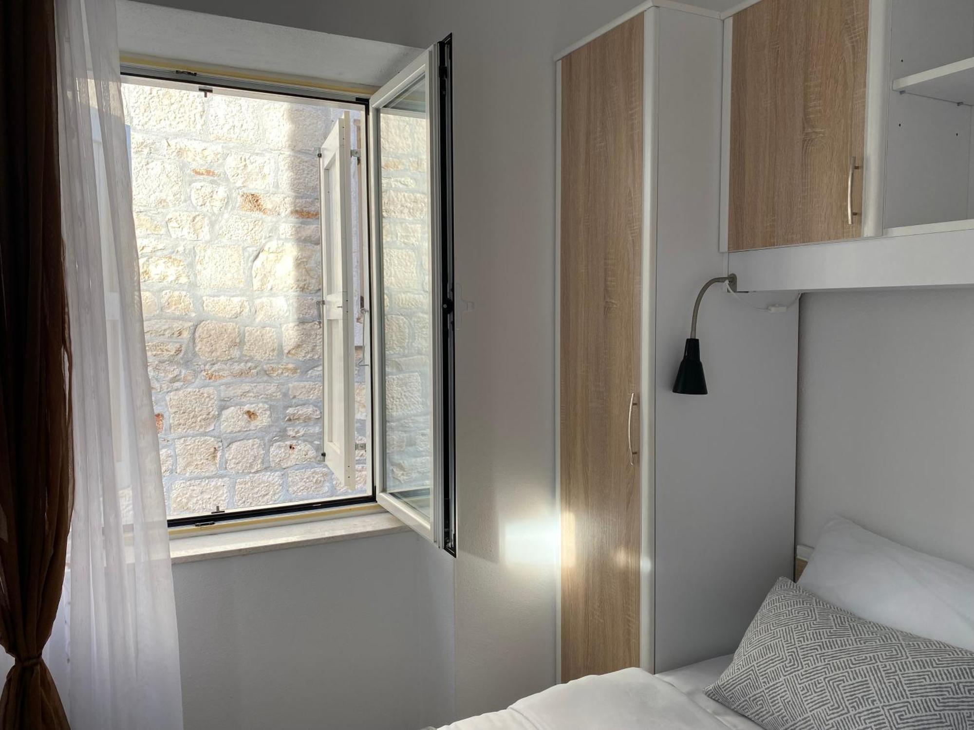 Riva Apartments Villa Thalia - Milna, Brac Милна Екстериор снимка